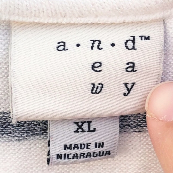 A New Day Women's White and Gray Striped V Neck Long Sleeve Sweater Size XL - Picture 10 of 12